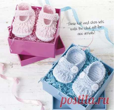 РОЗОВЫЕ И ГОЛУБЫЕ ПИНЕТКИ СПИЦАМИ.
Вяжем для девочек и мальчиков "туфельки" спицами.