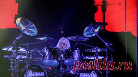 Умер бывший барабанщик Scorpions Джеймс Коттак. Экс-барабанщик Scorpions Джеймс Коттак скончался в возрасте 61 года. Читать далее