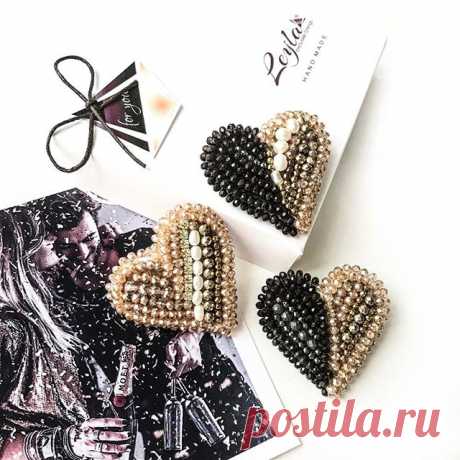 ⠀⠀⠀⠀⠀
Броши миниатюрной коллекции "for you" из Ювелирного стекла с использованием натуральных камней! 🔸Все бусины и камни пришиты а не склеены.👆🏽
🔸Размер 💛 4x4 см
🔸Авторское украшение ©
🔸Ручная работа. 🙌🏼
🔸Ювелирное стекло / Жемчуг / Гематит ✨🐚⚪️
✉️📲 +7967 003 61 03 / ley-la.ru 
#by_leylaru #handmade #жемчуг  #брошьсердечко #brooch #happyValentinesDay #идеядляподарка #exclusivethings #брошь #glamor #броширучнойработы  #trendy #стильныеукрашения  #ручнаяработа  ...