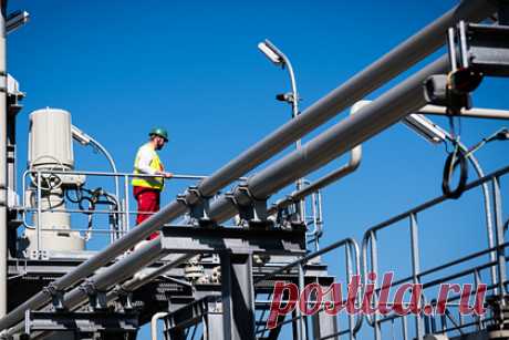 В Кремле объявили о готовности «Северного потока-2». Российские власти объявили о готовности газопровода «Северный поток-2». По словам представителя Кремля Дмитрия Пескова, технически к запуску все готово. «Технологически все готово. Дальше все зависит от выполнения формальностей, связанных с сертификацией», — прокомментировал он.