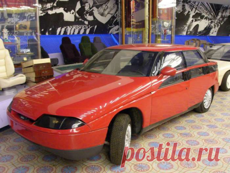 10 неизвестных автомобилей СССР, которые стоит увидеть | Чёрт побери МАЗ-2000 «Перестройка» - концептуальный грузовик эпохи 80-х. 1980-е годы стали переломными не только для страны, но и для советской автомобильной промышленности. В это время были созданы проекты машин, способных стать лучшими в мире. В обзоре представлен рейтинг 10 самых крутых автомобилей СССР, о которых мало кто знает.  10. НАМИ-ЛуАЗ «Прото»  Компактный советский внедорожник «Прото». В 1989 году машина ...