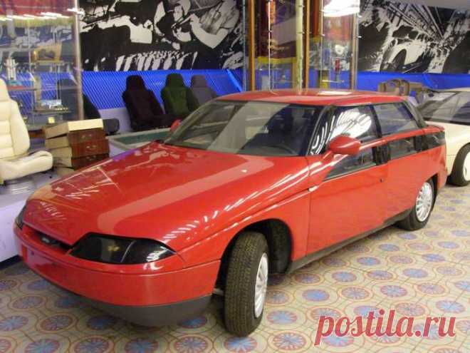 10 неизвестных автомобилей СССР, которые стоит увидеть | Чёрт побери МАЗ-2000 «Перестройка» - концептуальный грузовик эпохи 80-х. 1980-е годы стали переломными не только для страны, но и для советской автомобильной промышленности. В это время были созданы проекты машин, способных стать лучшими в мире. В обзоре представлен рейтинг 10 самых крутых автомобилей СССР, о которых мало кто знает.  10. НАМИ-ЛуАЗ «Прото»  Компактный советский внедорожник «Прото». В 1989 году машина ...