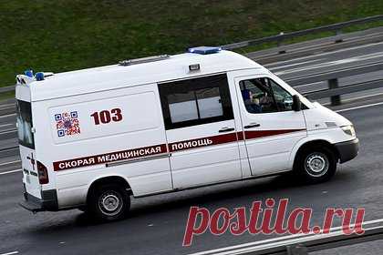 Следователи завели дело из-за жестокого избиения российской школьницы на уроке. В Башкирии следователи возбудили уголовное дело из-за жестокого избиения 12-летней школьницы одноклассниками на уроке. Расследование ведется по статье 293 УК РФ («Халатность»). По данным следствия, 10 октября на уроке в школе деревни Савалеево в отсутствие учителя произошел конфликт двух учеников с одноклассницей.