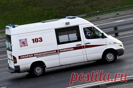 Следователи завели дело из-за жестокого избиения российской школьницы на уроке. В Башкирии следователи возбудили уголовное дело из-за жестокого избиения 12-летней школьницы одноклассниками на уроке. Расследование ведется по статье 293 УК РФ («Халатность»). По данным следствия, 10 октября на уроке в школе деревни Савалеево в отсутствие учителя произошел конфликт двух учеников с одноклассницей.