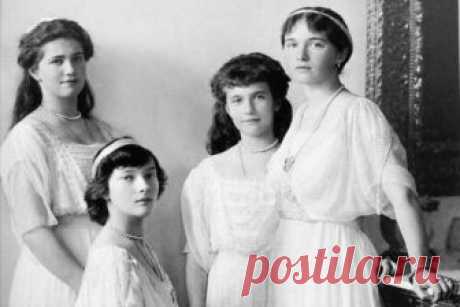 Почему дочери Николая II были незамужними Как известно, в 1918 году вся царская семья была расстреляна в доме Ипатьева, в Екатеринбурге. До сих пор ведутся споры о том, мог ли сам император, его супруга и их дети избежать ужасной участи. Но особое внимание исследователей привлекают старшие дочери Николая II, которые на момент расправы были уже достаточно взрослыми, и замужество, возможно, спасло бы им жизнь. Почему же ни одна из великих княжон так и не отправилась под венец?