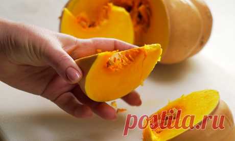 Трем тыкву на терке и за 15 минут чуду готовы. Рецепт когда хочется вкусного, а времени совершенно нет У меня как-то в гостях был повар, который сделал из обычной тыквы такую вкуснятину, что я до сих пор ее помню. Он резал и тер на специальной терке, поэтому не было никакого муторного перемешивания.