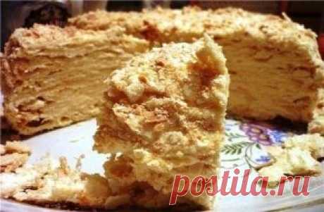 Торт "Наполеон"
Ингредиенты:
Торт получается большой
Коржи:
-5 стаканов муки (+)
-400 гр маргарина
-1 стакан (250 мл) молока
Крем:
-2 стакана молока
-250 г сливочного масла
-3 желтка
-2 ст сахара + 3 ст ложки
-3 ст л муки
Приготовление:
Коржи
Перетереть маргарин с мукой
Влить молоко и замесить тесто
Разделить на 14 кусочков и на 30 мин в холодильник
Достать тесто,раскатать на круги 28 см и выпекать при 200 5-7 минут
Обрезки выпечь и растереть в крошку для обсыпки боков и верха торта
Крем
Желтки