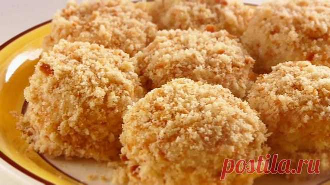 Очень вкусное пирожное под названием ЛАКОМКА, готовим по рецепту Ингредиенты: 320 грамм сгущенки Пачка сливочного масла 80 грамм сахара 3 яйца 1 чайная ложка соды гашеной Два с половиной стакана муки Крем: 500 грамм сметаны 1 стакан сахара Приготовление: Шаг № 1 Все ингредиенты для коржа необходимо смешать между собой, после чего у вас должно выйти тесто густой консистенции. Шаг № 2 Форму для …