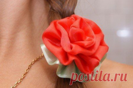 Цветок из атласных лент - Цветы из ткани и бумаги