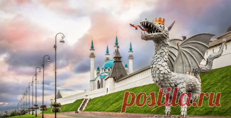 Сотни лет они стояли на страже русских земель, вокруг них вырастали города, их было больше 400. Гордость страны и хранители ее истории — российские кремли. Рассказываем о самых интересных и необычных