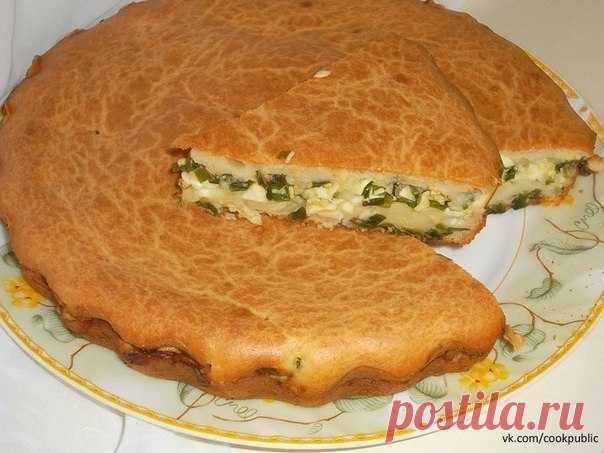 Заливной пирог с зелёным луком и яйцом