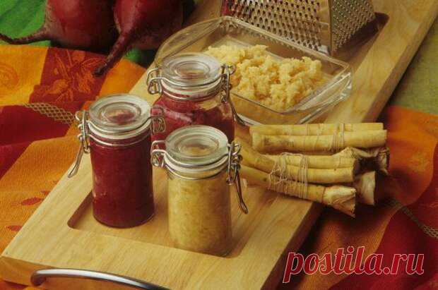 Со свеклой или со сметаной. 7 острых соусов из хрена - Будет вкусно - 9 октября - 43705788557 - Медиаплатформа МирТесен Andrey Turusov / globallookpress.com Осень — самое время выкопать пару корней хрена. Он пригодится не только для заготовок, засолки и маринования овощей и грибов. Еще из хрена можно сделать отличные соусы к мясу, рыбе, конечно, холодцу. Эти соусы можно есть сейчас, а можно заготовить на зиму. - 9 октября - 43705788557 - Медиаплатформа МирТесен