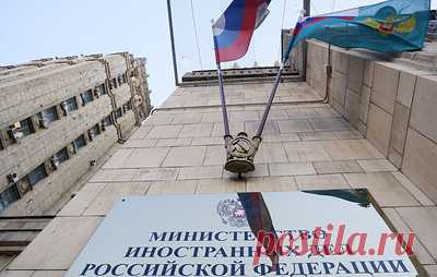 МИД назвал враньем сведения о неучастии Запада в атаке ВСУ на Курскую область. По словам официального представителя ведомства Марии Захаровой, страны НАТО являются не только идейными вдохновителями и материальными спонсорами, но и наводчиками киевского режима на цели на территории РФ