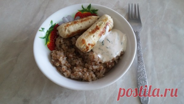 Сосиски из куриного фарша своими руками 
сосиски из куриного филе в пищевой пленке

 
Куриные сосиски в пищевой пленке
 
Давайте признаем, что разнообразные покупные сосиски, сардельки и пельмени сильно облегчают нам жизнь – процесс готовки…