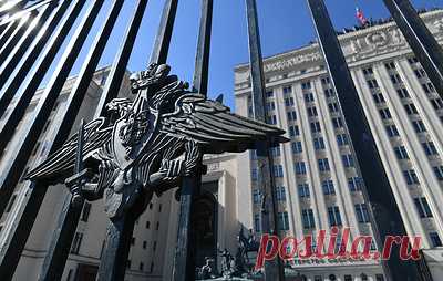 ВС РФ пресекли попытку Киева атаковать БЛА и безэкипажными катерами в районе Севастополя. В Минобороны отметили, что пострадавших и разрушений нет