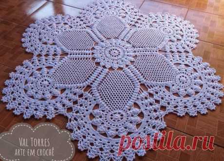 Living Room Imperial Crochet Rug - CRAFTS LOVED Crochet as you all know is a handicraft that can be used in everything, being a whole piece or being on a bar of cloth or towel for example. It is well known and practiced, and may have several modifications to make your pieces of clothing or home decor more original. Today we brought here […]