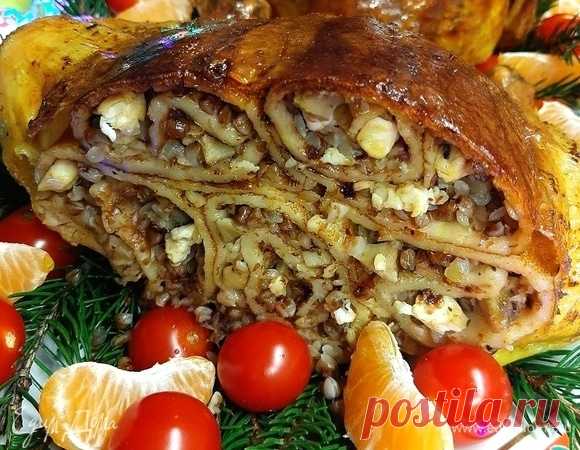 Курица, фаршированная блинами с начинкой. Ингредиенты: грибы, гречневая крупа, курица