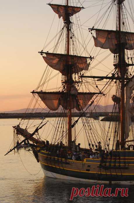 Tall ship | Nautical. Ships.