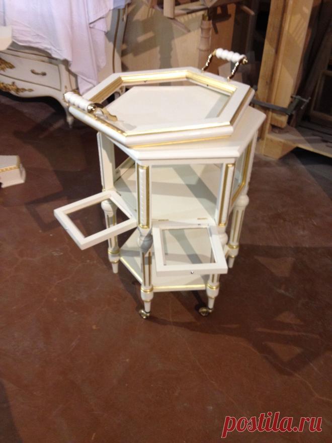 Чайный столик.