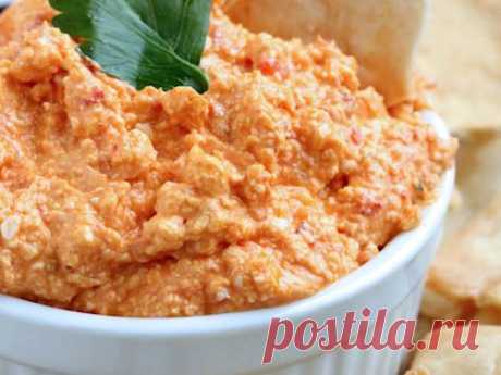 Тирокафтери  Това е една гръцка пикантна вкусотия.
Ползва се като салата,предястие,мезе.