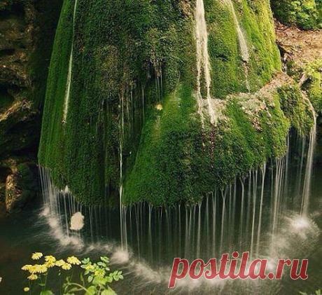 водопад в Румынии