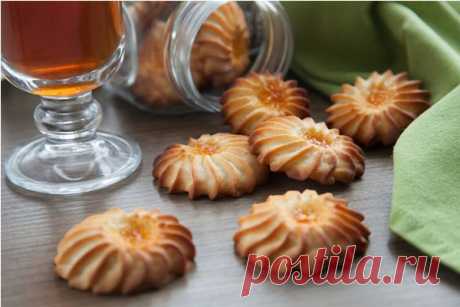 Печенье Курабье
Знаменитое и вкусное печенье Курабье легко приготовить всего за полчаса