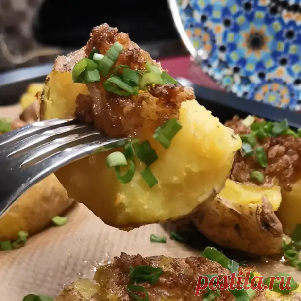 У меня сало зимой не переводится. Такую вкуснющую штуку с ним готовлю, пальчики оближешь. Есть можно килограммами