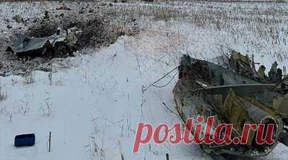 Что известно о крушении российского ИЛ-76 в Белгородской области. Российский военно-транспортный самолёт, перевозивший украинских пленных для обмена, потерпел крушение в Корочанском районе Белгородской области. На борту находились 65 боевиков ВСУ, шесть членов экипажа и трое сопровождающих. Все они погибли. Никто из местных жителей не пострадал. В МИД России заявили, что, сбив Ил-76, Киев поставил под вопрос возможность любых договорённостей. Подробнее — в видео RT. Читать далее