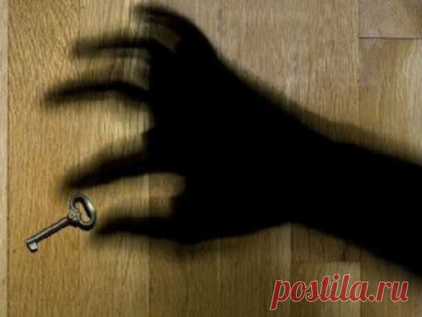 Мошенники легко могут отобрать у вас квартиру... 
Государство со 2 января значительно упростило регистрацию права собственности на недвижимость. Теперь квартира любого москвича может невзначай оказаться собственностью парня с Кавказа.

С нового года…