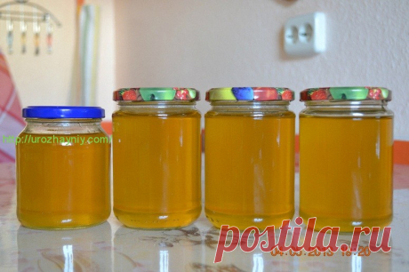 Варенье из одуванчиков от Алены Дреер Варенье из одуванчиков

	Рецепт варенья из одуванчиков:
	300 шт цветков одуванчика,
	2 стакана воды,
	1 кг сахара,
	0,5 шт. лимона или лимонная кислота - 0.5 ч.л


	Собрать цветки одуванчика без стеблей, очистить от чашелистиков-  для варенья оставить только желтые цветки одуванчиков.