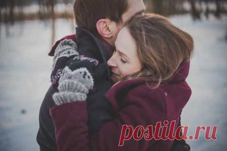 #Стихи #Поэзия #ЛюбовнаяЛирика Популярное сегодня: =С добрым утром= С добрым утром моё милое солнышко! По тебе я соскучился очень, И во сне я тосковал немножко, Ведь тебя рядом не было ночью... Но за то, мы очень скоро будем вместе! Мне так не терпится тебя скорей обнять, Прижать к себе, и безо-всякой лести, Любимой девочкой своей назвать! © Copyright: Фаргат Закиров, 2018 Свидетельство о публикации №118012104678 https://stihi.ru/2018/01/21/4678