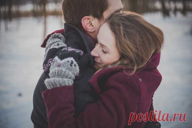 #Стихи #Поэзия #ЛюбовнаяЛирика Популярное сегодня: =С добрым утром= С добрым утром моё милое солнышко! По тебе я соскучился очень, И во сне я тосковал немножко, Ведь тебя рядом не было ночью... Но за то, мы очень скоро будем вместе! Мне так не терпится тебя скорей обнять, Прижать к себе, и безо-всякой лести, Любимой девочкой своей назвать! © Copyright: Фаргат Закиров, 2018 Свидетельство о публикации №118012104678 https://stihi.ru/2018/01/21/4678