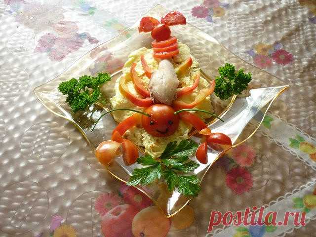 ВЕСЁЛЫЙ РАЧОК !!!  **Декор на омлет: курица -кусочек, томат, болг/перец красный, зелень.