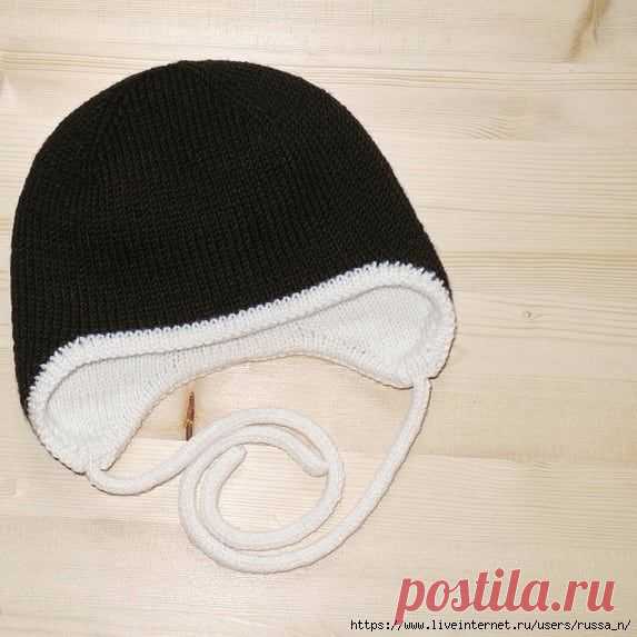 ШАПОЧКА ДЛЯ МАЛЫША

Шапочка на ОГ 36-38см, ширина примерно 18см, высота 14см (без учета ушек) 
Плотность вязания 5см х 5см = 17п х 20р. 

1. На спицы №2,5 набираем 100п + 1п для замыкания в круг на дополнительную нить. Любым удобным способом, нужен открытый край. 

2. Основной нитью провязываем 4р лиц петлями, 1р изн (для формирования сгиба), 4р лиц. 

Последний 4-й ряд провязываем одновременно устанавливаем маркеры для вывязывания ушек следующим образом:
1маркер - это нач...