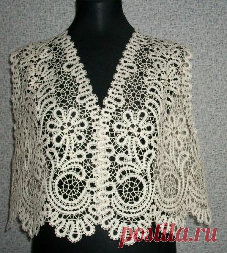 Ни что не делает женщину такой женственной и романтичной , как кружево. Оно всегда в моде и очень ценится дизайнерами. Я предлагаю посмотреть роскошное изделие - жилет, выполненный из натурального кремового льна в две нити , в сочетании с белым ирисом. Изделие выполнено по новому рисунку. Размер жилета : 52-54 , длина изделия по спинке- 45 см. / Удивительное искусство