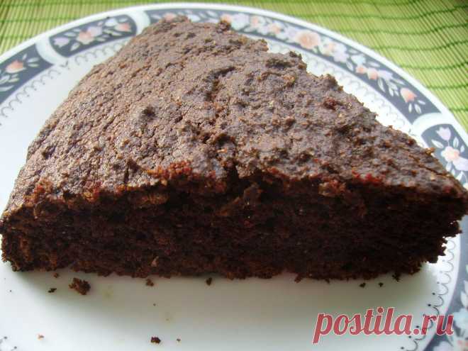 Шоколадный манник на кефире с яблоками