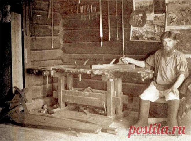 Кто научил русских делать валенки, и Почему эту обувь носили даже фрейлины и императоры В устоявшемся восприятии валенки ассоциируются с русской культурой. Но справедливости ради стоит знать, что прообраз пришёл к нам с Золотой Ордой. Валяная обувь тех времен мало походила на известные н...