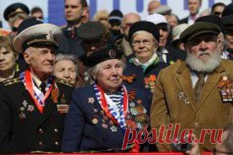 Военный парад, посвященный 70-й годовщине Победы, в Санкт-Петербурге
© Руслан Шамуков/ТАСС  | ТАСС: Общество - На Дворцовой площади Петербурга проходит парад Победы