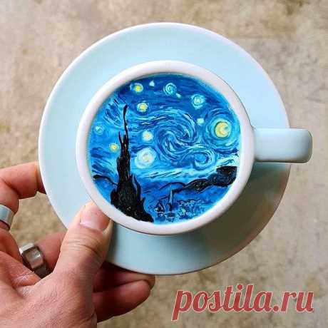 Кофейное искусство баристы из Кореи: хрупкий и красивый крем-арт Корейский бариста Канбин Ли к приготовлению кофе подходит со всей душой. Он создает на пенке кофе даже не узоры и не рисунки, а настоящие картины. Сам Канбин называет свое творчество "крем-артом".
Нем...
