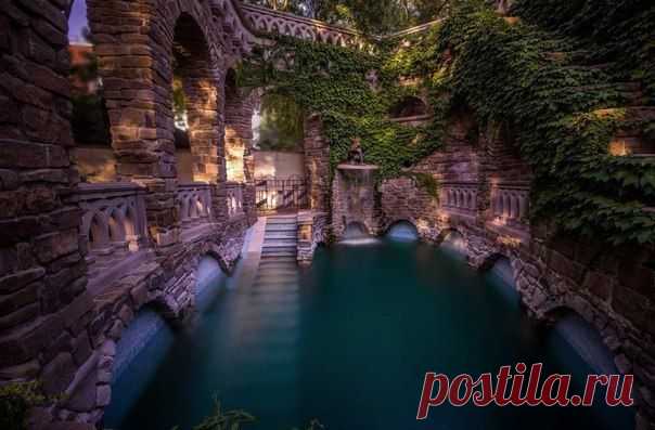Старый Парк в поселке Кабардинка, Краснодарский край, Россия