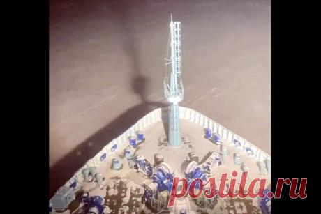 Работу атомного ледокола сняли на видео «от первого лица». Третий помощник капитана атомного ледокола «Урал» показал на видео колку льда толщиной до полутора метров для помощи прохода другого судна. Снятые «от первого лица» кадры опубликованы в Telegram-канале «Атомфлот». На выложенных кадрах процесс показан в ускоренной съемке. Судно двигается сквозь льды уверенно.