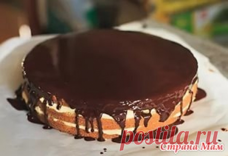 Бостонский кремовый торт Boston Cream Pie.  Разрешите угостить вас простым и в то же время, к моему огромному удивлению, очень вкусным и нежным тортом. Я даже не успела оглянуться - как он исчез.