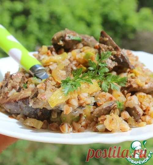 Ароматная куриная печень с кабачками