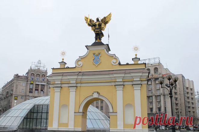 Украинцы потребовали снести памятник духовного покровителя Киева. Петиция с требованием убрать с площади Независимости украинской столицы памятник архангелу Михаилу появилась на сайте Киевского горсовета.