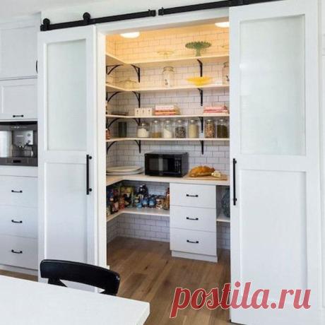 Просторная кладовка на кухне