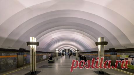 В Петербурге заработала станция метро &quot;Ладожская&quot; после капитального ремонта. В Петербурге станция метро &quot;Ладожская&quot; вновь начала принимать пассажиров после ремонта. Об этом рассказали в администрации Красногвардейского района северной столицы. По данным администрации, станция метро открыла свои двери для ...