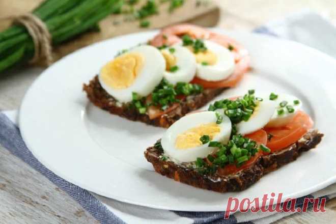 Бутерброды с ржаным хлебом, яйцом и помидором – пошаговый рецепт с фото.