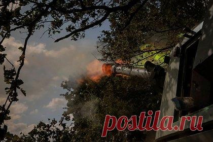 При обстреле российского региона из артиллерии пострадала женщина. При обстреле Шебекино Белгородской области из артиллерии пострадала женщина. Об этом сообщил губернатор российского региона Вячеслав Гладков в Telegram. «Есть пострадавшая – женщина с переломом кисти, ушибами грудной клетки и мягких тканей носа», — сообщил губернатор региона.