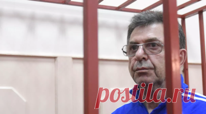 РИА Новости: экс-глава ЦСП и СБР Кравцов получил семь лет тюрьмы за растрату. Бывшего главу Союза биатлонистов России (СБР) и Центра спортивной подготовки сборных команд России (ЦСП) Александра Кравцова приговорили к лишению свободы на семь лет в колонии общего режима по делу о растрате. Читать далее