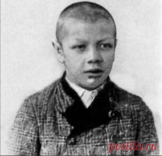 Адам Райнер. Единственный зафиксированный случай, когда человек был и карликом и гигантом. | ВиНеГрЕт | Яндекс Дзен